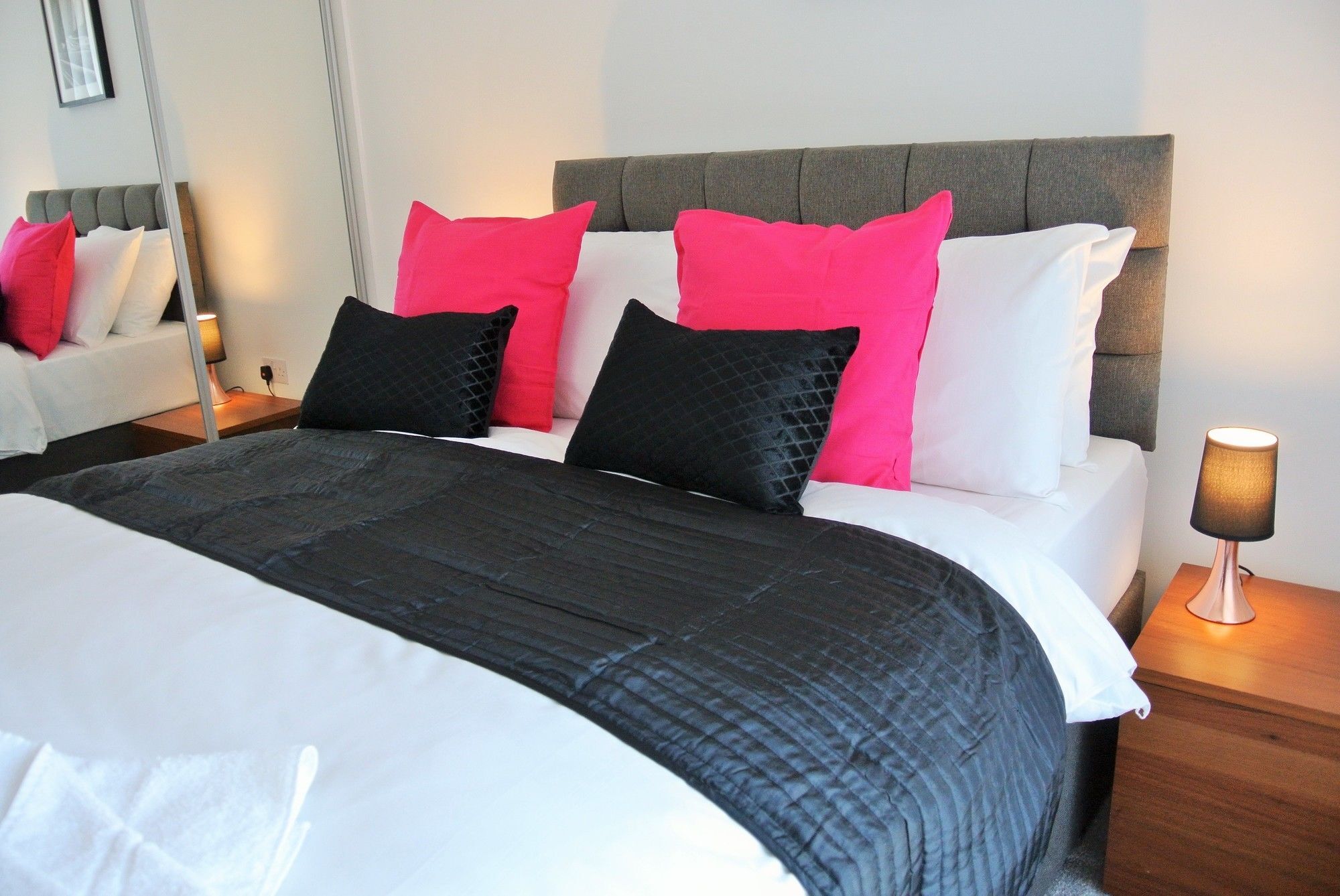 Approved Serviced Apartments Skyline Manchester Bagian luar foto